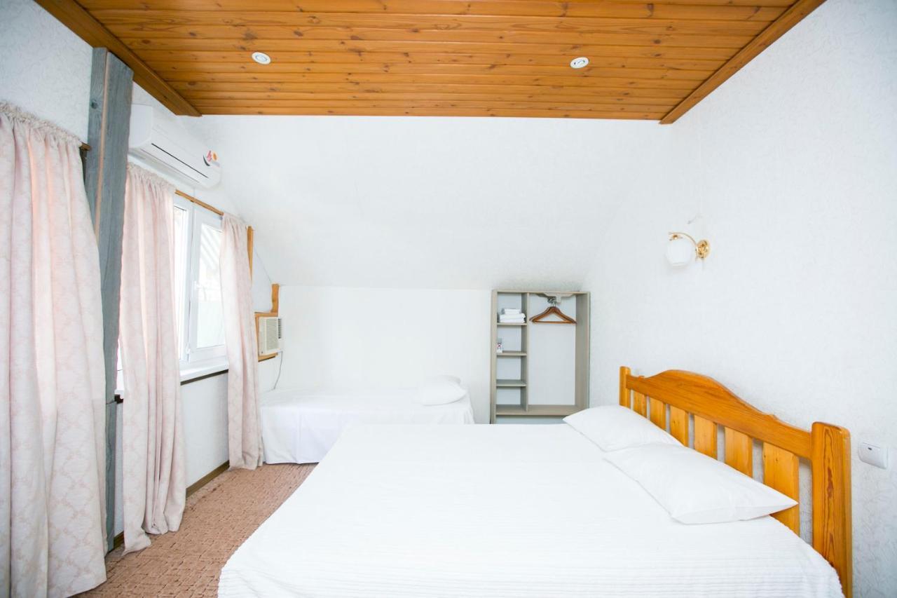 Guest House Lavr Gagra Esterno foto