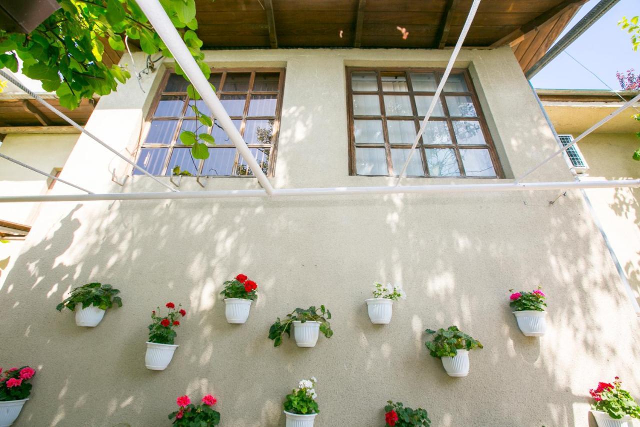 Guest House Lavr Gagra Esterno foto