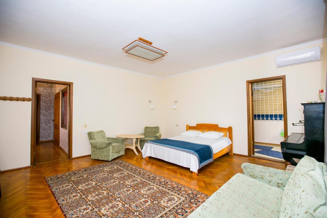 Guest House Lavr Gagra Esterno foto
