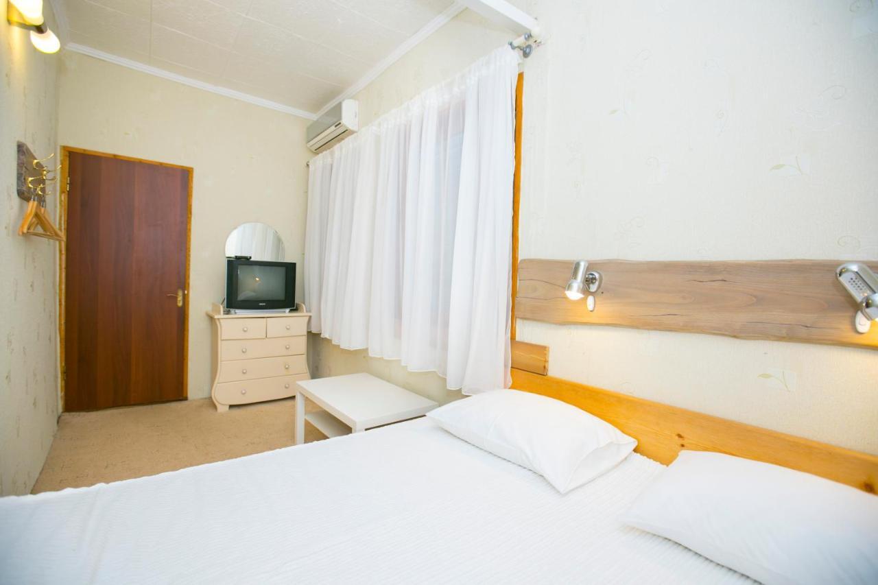 Guest House Lavr Gagra Esterno foto